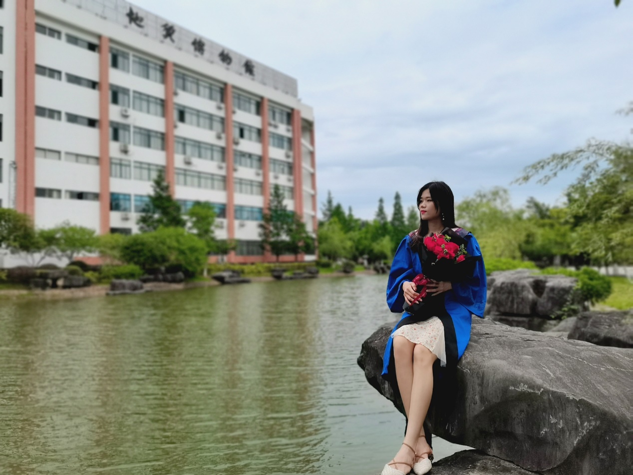庞晶美
