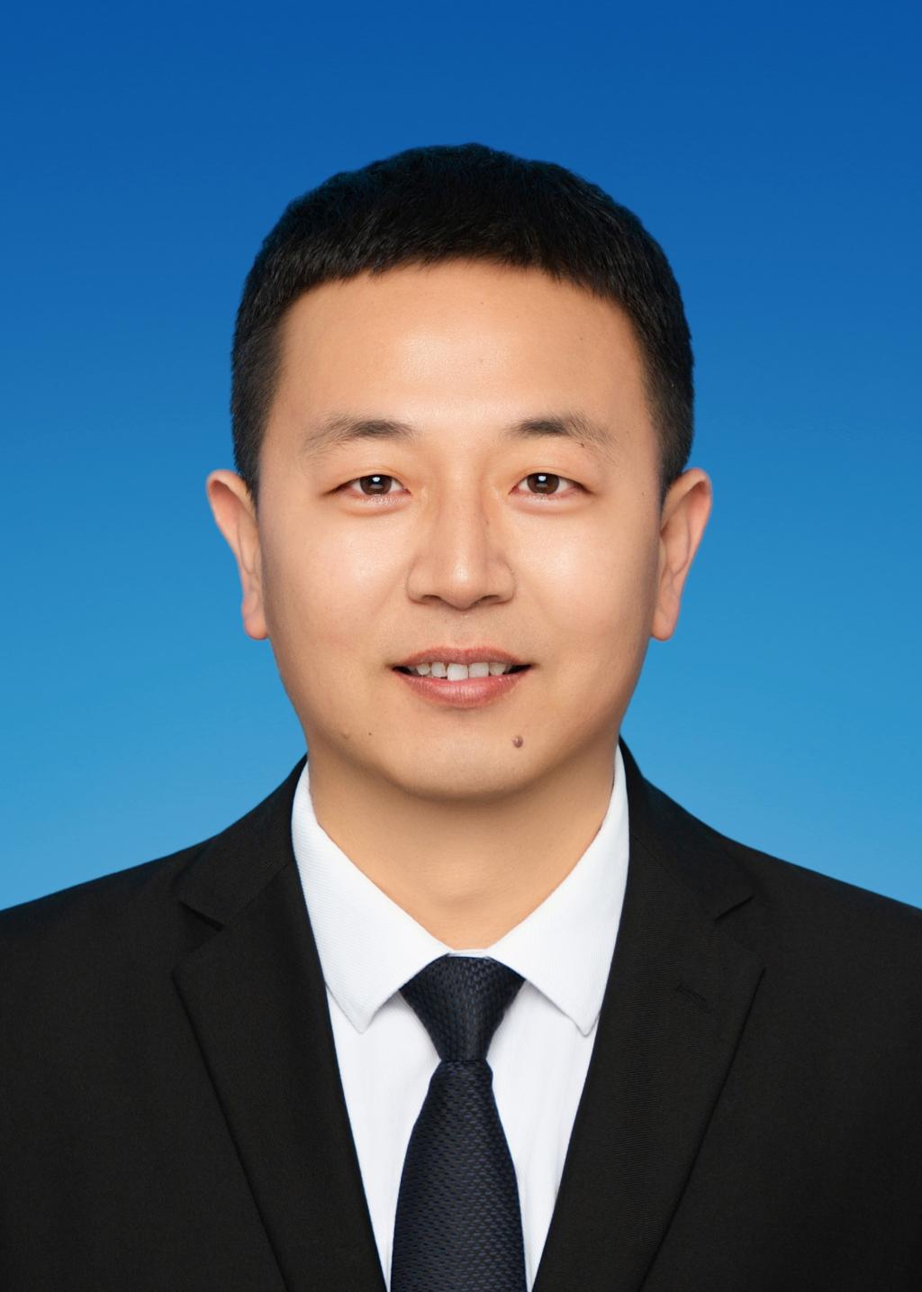 何传龙