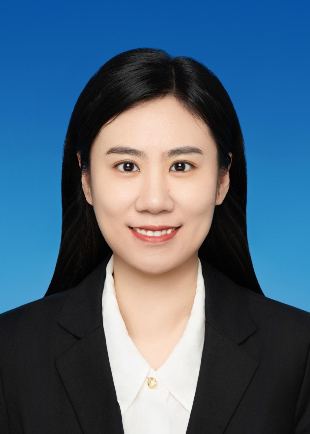 滕丽媛
